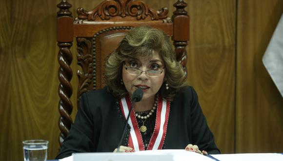 Suspenden a ex fiscal de Perú