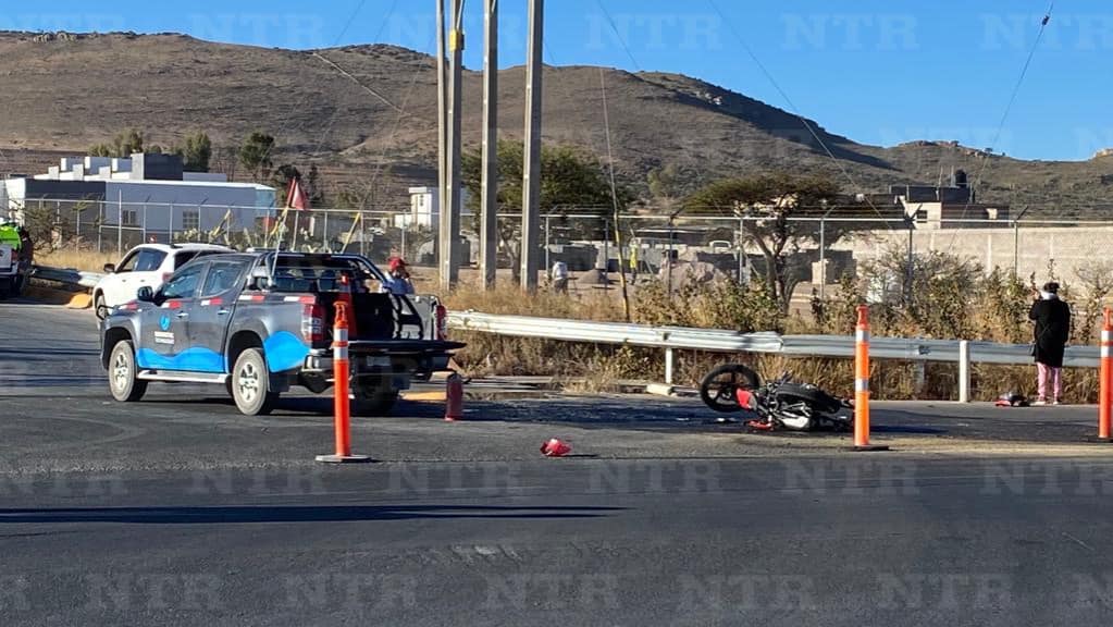 Se incendia motocicleta tras choque