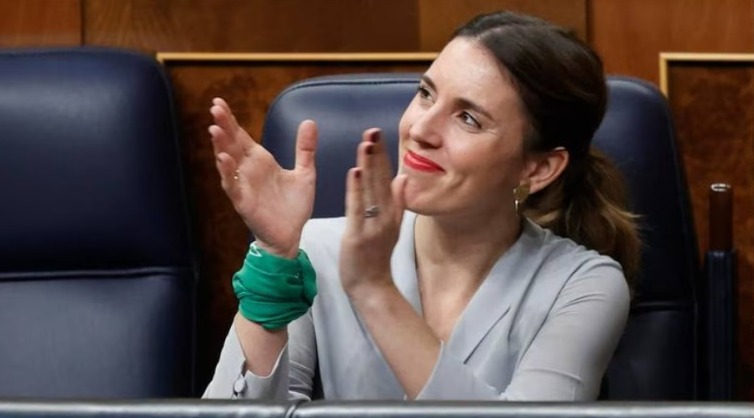 España aprueba el aborto para jóvenes a partir de los 16 años