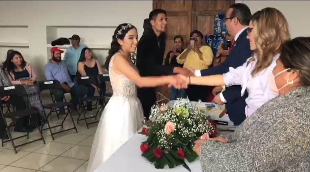 Contraen nupcias ocho parejas en Tlaltenango