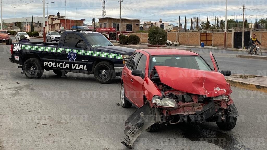 Persona resulta lesionada en aparatoso accidente