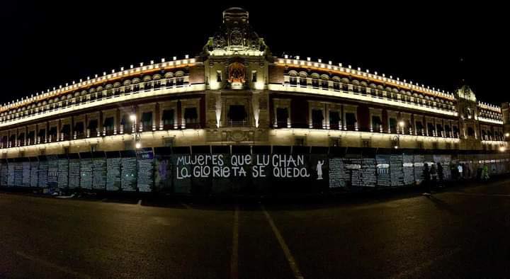Mantienen cerco a Palacio; ajustan seguridad