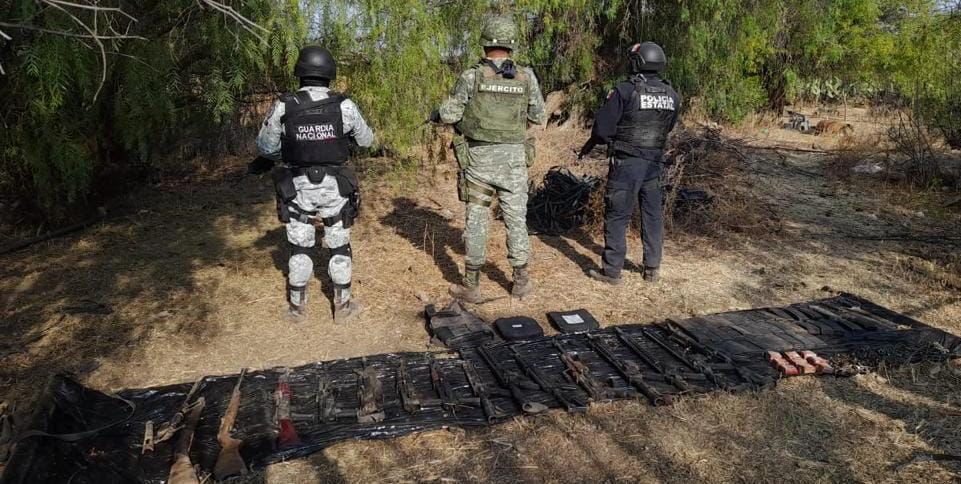 Fuerzas de seguridad decomisan arsenal en Noria de Ángeles