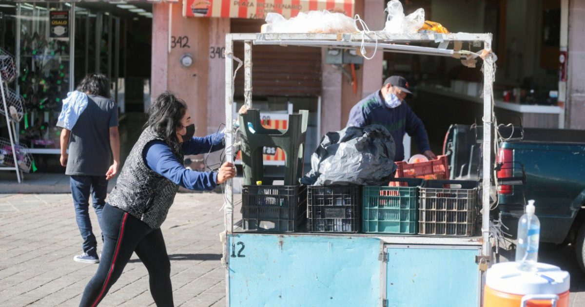 Inician regularización de vendedores ambulantes