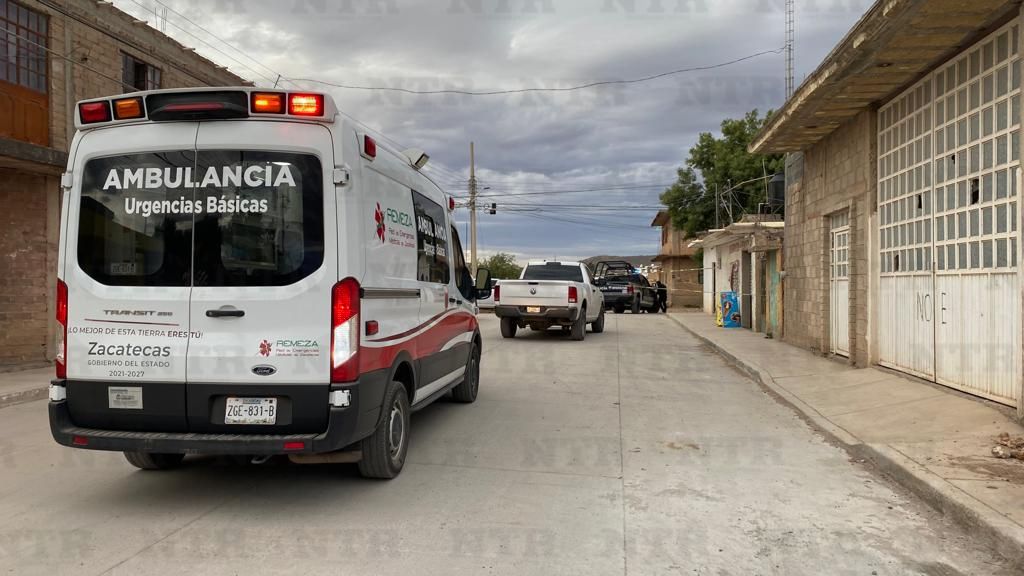 Ejecutan a hombre y hieren a mujer en colonia La Joya