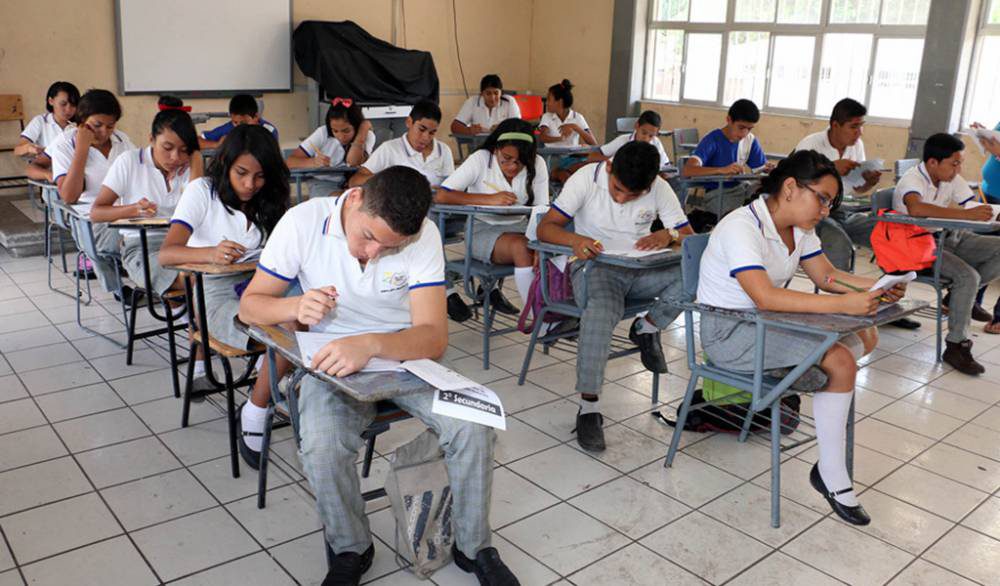 Docentes, rebasados por exigencia de derechos