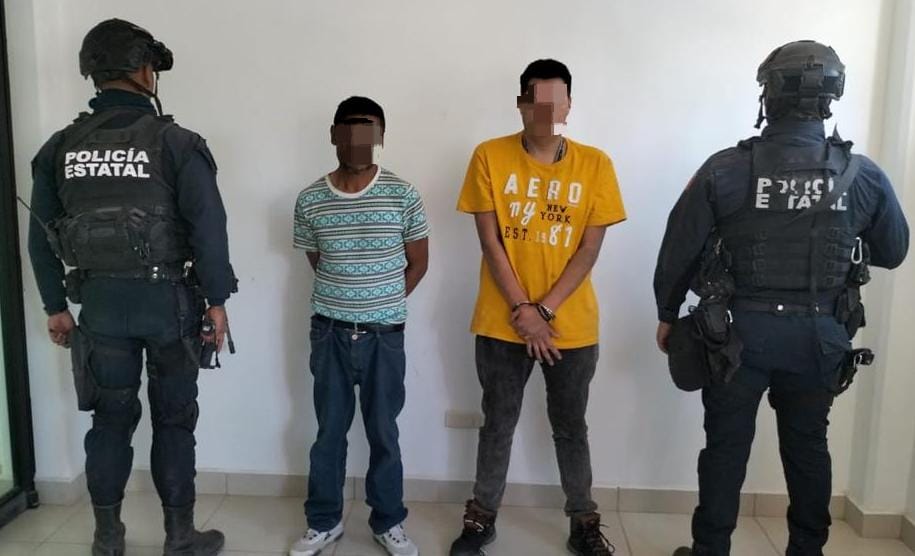 Detienen a dos hombres en Pinos
