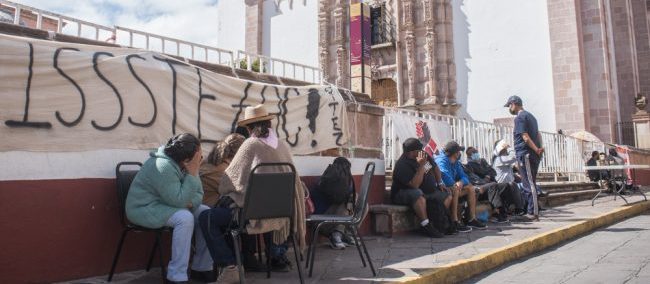 Chocan SNTE y SUTSEMOP por reforma del Issstezac