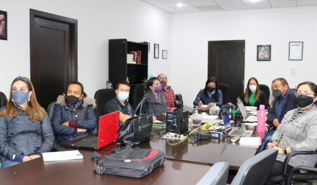Capacitan a servidores públicos