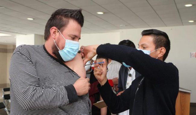 Avanza campaña de vacunación contra la influenza