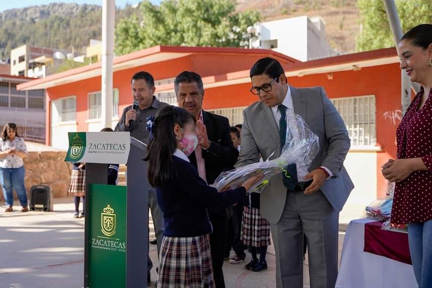 Conmemoran Día del Medio Ambiente durante honores a la bandera