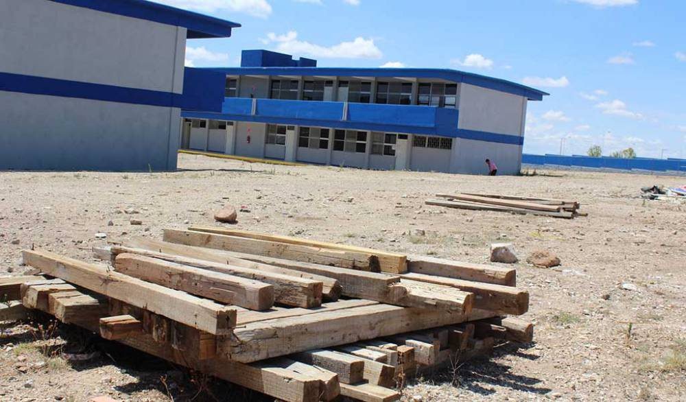 Inzace, sin ejercer un solo peso en obras