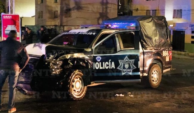 Patrulla y vehículo particular protagonizan accidente
