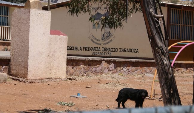 Siguen tomas de escuelas por falta de maestros