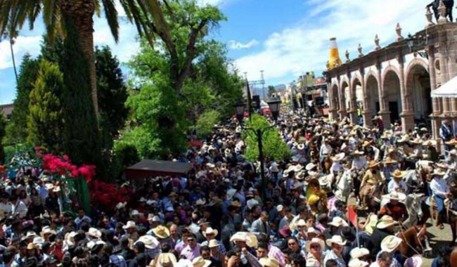 Secretario de Turismo contra opositores de la Feria de Primavera