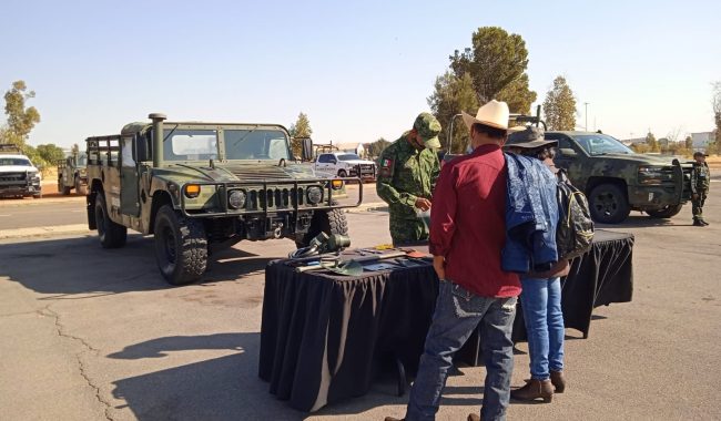Realizan paseo en zona militar