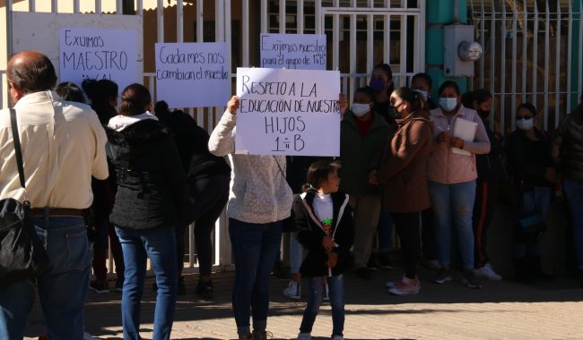 Toman escuela por falta de maestros en Hacienda Nueva