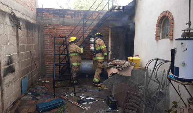Se registra explosión e incendio por acumulación de gas