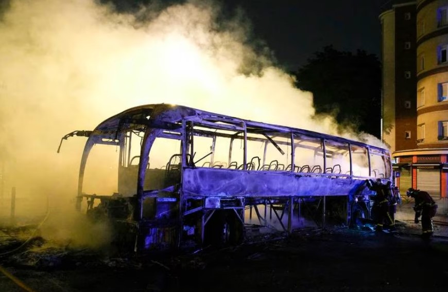 Suman más de 300 detenidos en Francia por protesta