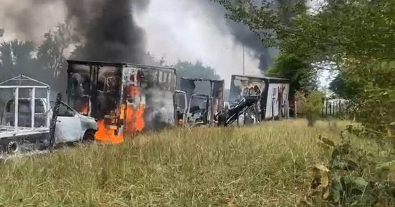 ‘Arde Veracruz’: Queman vehículos por asesinato de activista Gregorio de la Cruz