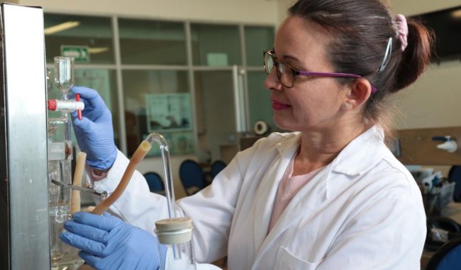 Surya Parra, comprometida con la investigación y docencia