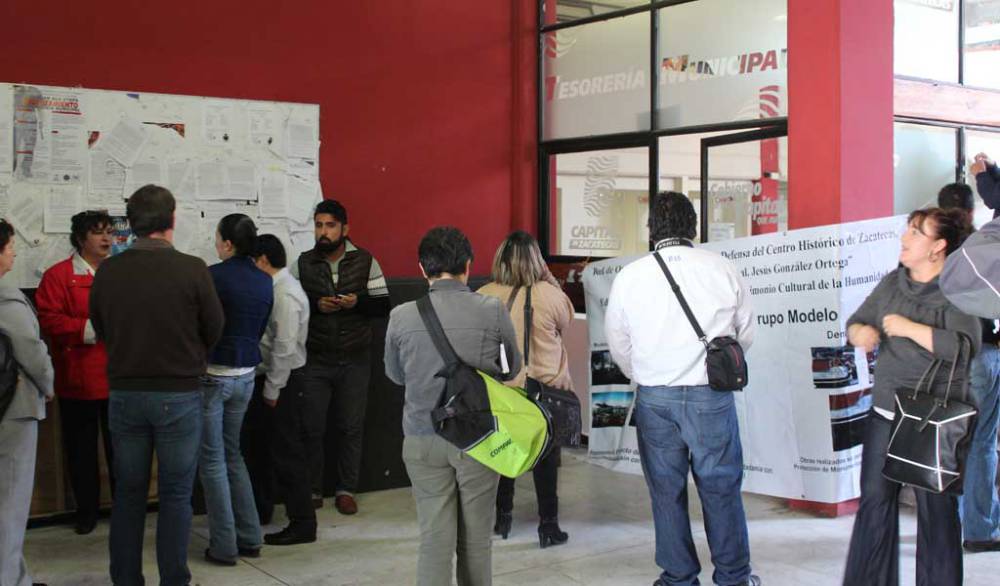 Toman locatarios Tesorería Municipal de Zacatecas
