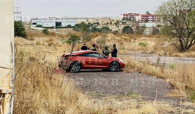 Adultos y menor de edad resultan ilesos tras accidente