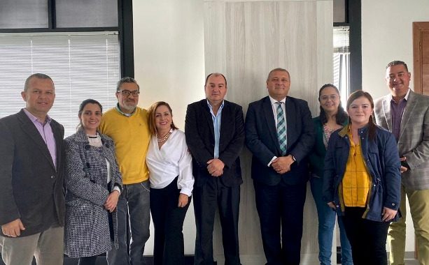 IZC visita Colombia