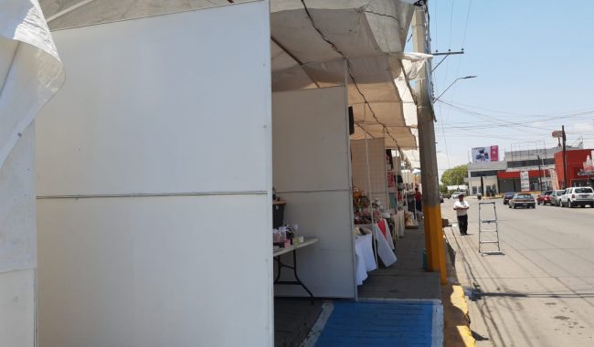 Instalan tianguis del Día de las Madres en Fresnillo