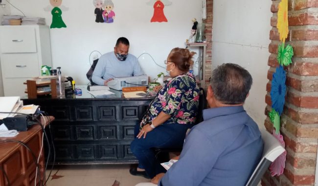 Tramitan adultos mayores credencial INAPAM en Jerez