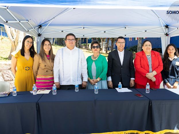 Donan 65 butacas a la Secundaria de la UAZ