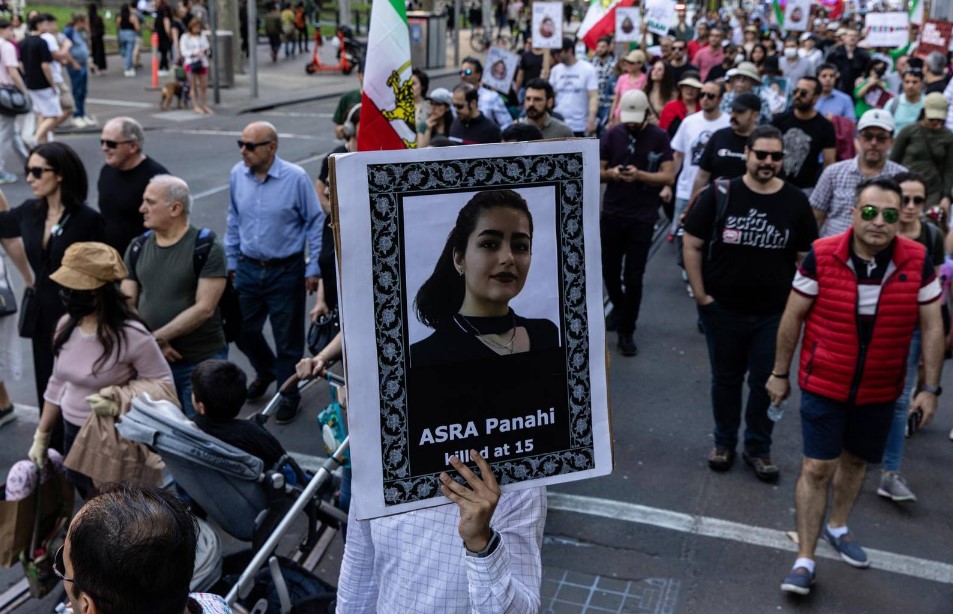 Mahsa Amini: Irán reprime protestas