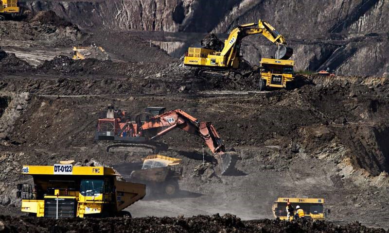 Newmont cede ante sindicato minero
