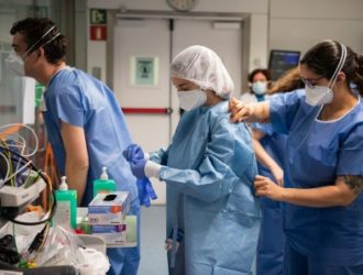 Reconocen a personal de la salud