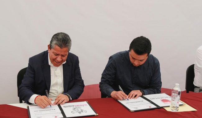 Firma DMA y Ayuntamiento de Enrique Estrada convenio