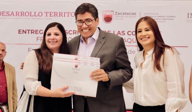 Entregan 400 escrituras en Fresnillo