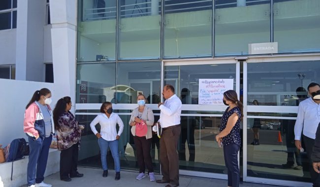 Docentes toman Ciudad Administrativa