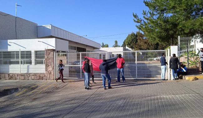 Amenazan maestros con tomar bulevar