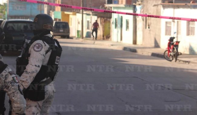 Balean domicilio, matan a uno y hieren a dos