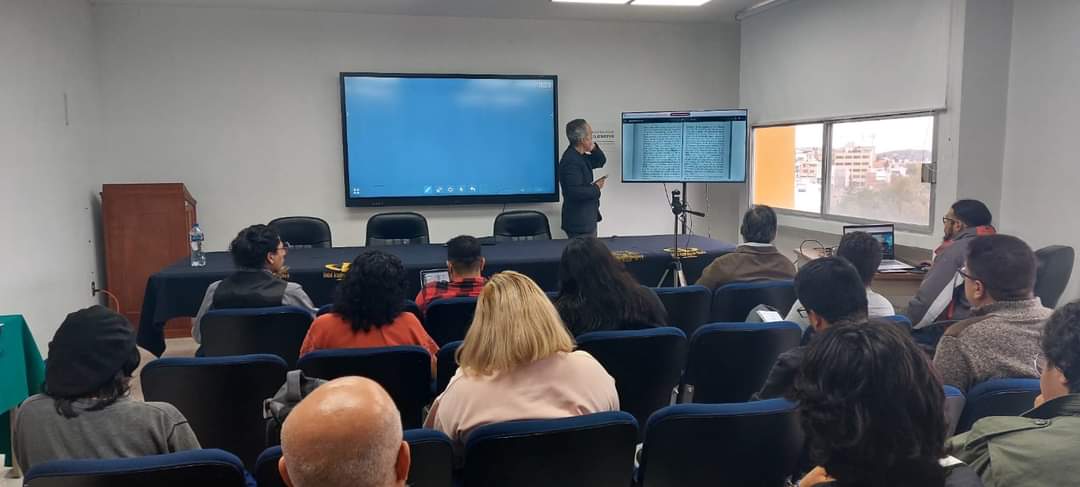 Presenta especialista conferencia de filosofía en Zacatecas