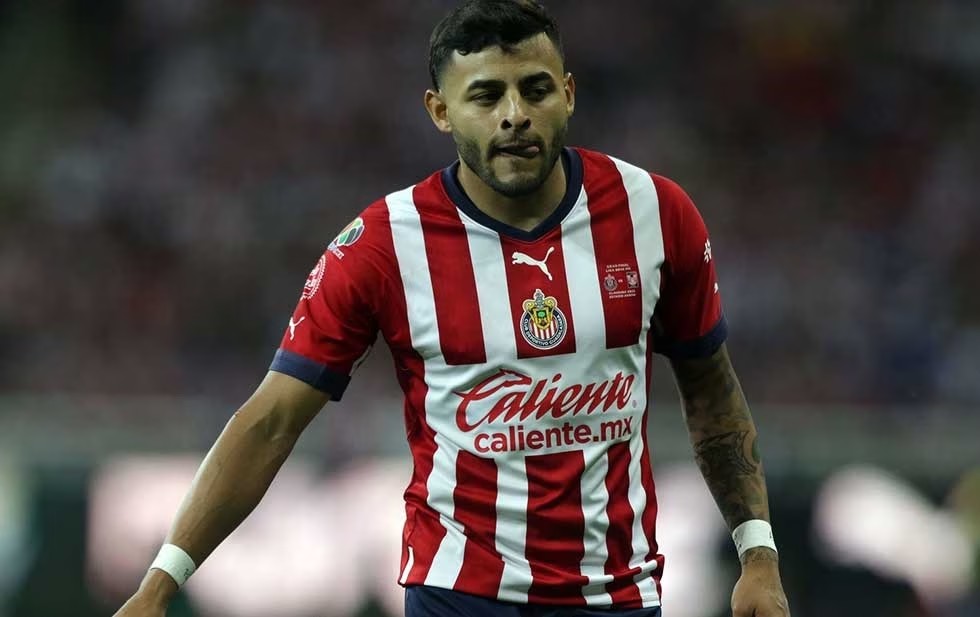 Separa Chivas a Alexis Vega y al ‘Chicote’ Calderón