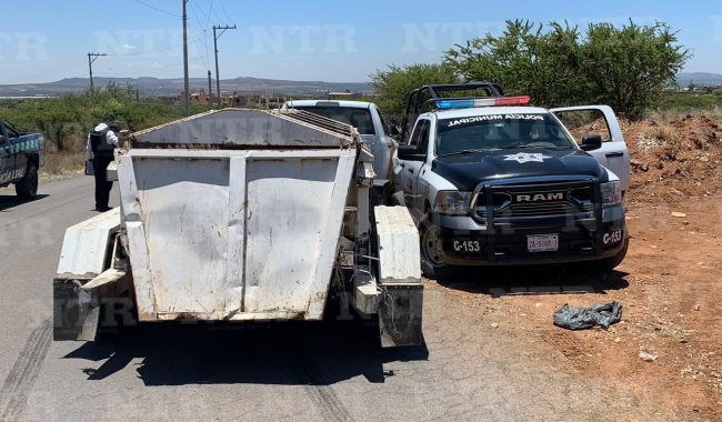 Chocan patrulla y camioneta del ayuntamiento