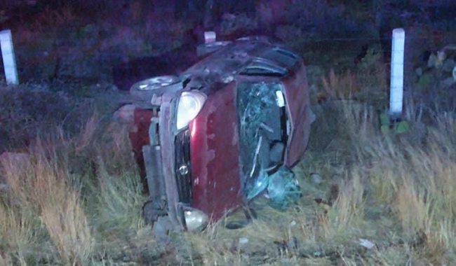 Cuatro personas resultan lesionadas tras volcarse en carretera