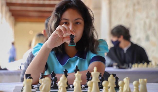 Realizan torneo de ajedrez en el Ágora