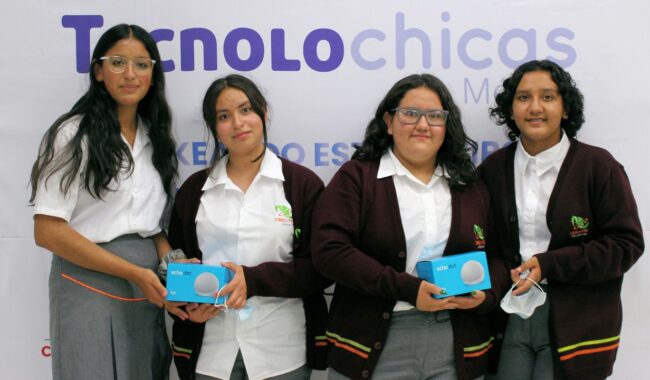 Alumnas del Cecytez ganan hackathon de emprendimiento