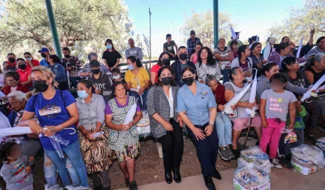 Entrega SEDIF apoyos en Juan Aldama