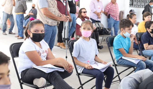 Escriben adultos mayores cuentos para niños