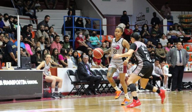 Plateras contra Fuerza Regia en Playoffs
