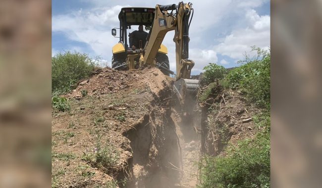 Reparan falla geológica en tramo carretero