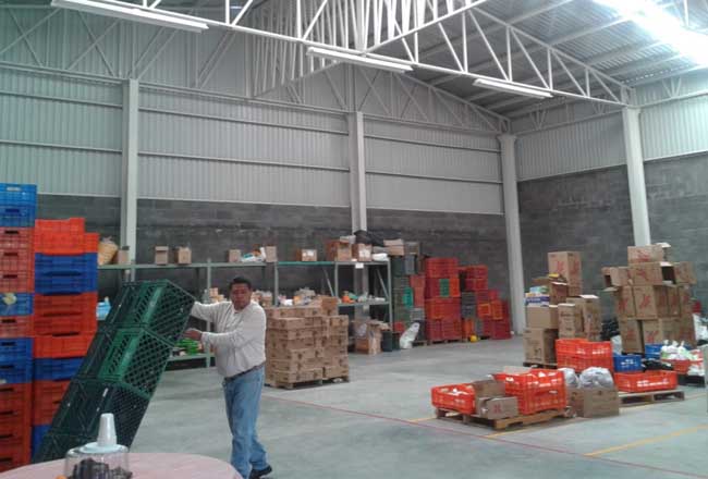 “Levantan” a cuatro empleados del Banco de Alimentos